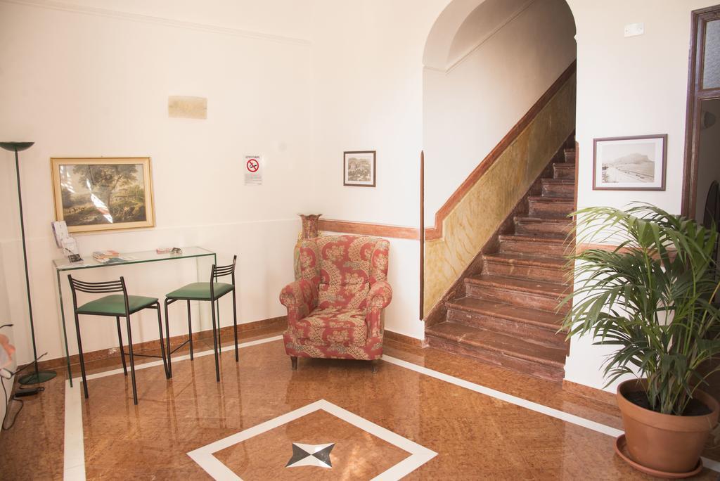 泰拉西尼 Palazzo Graziano酒店 外观 照片
